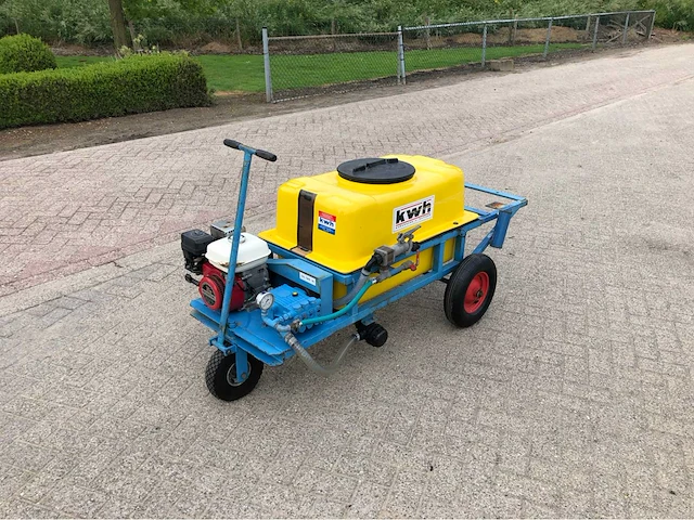 Kwh spuitwagen - afbeelding 1 van  12