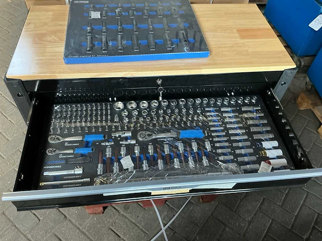 Kwtools gevulde gereedschapswagen nieuw in doos - afbeelding 14 van  17