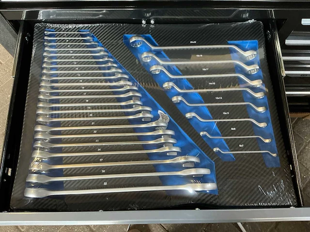 Kwtools gevulde gereedschapswagen nieuw in doos - afbeelding 15 van  17