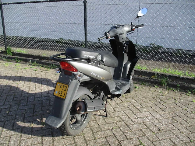 Kymco - bromscooter - agility - scooter - afbeelding 9 van  11