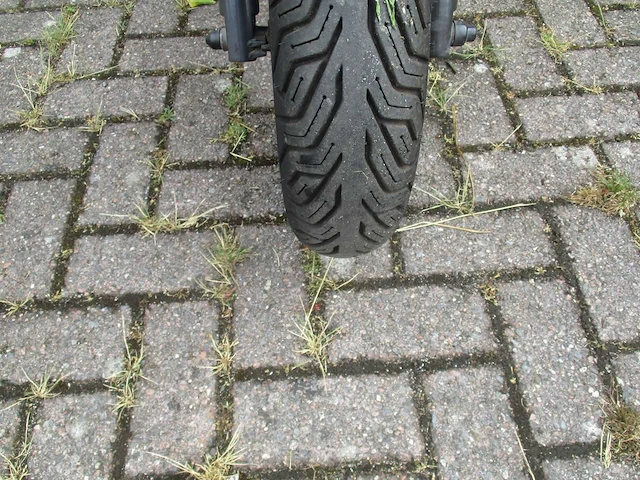 Kymco - bromscooter - agility 50 - scooter - afbeelding 7 van  12