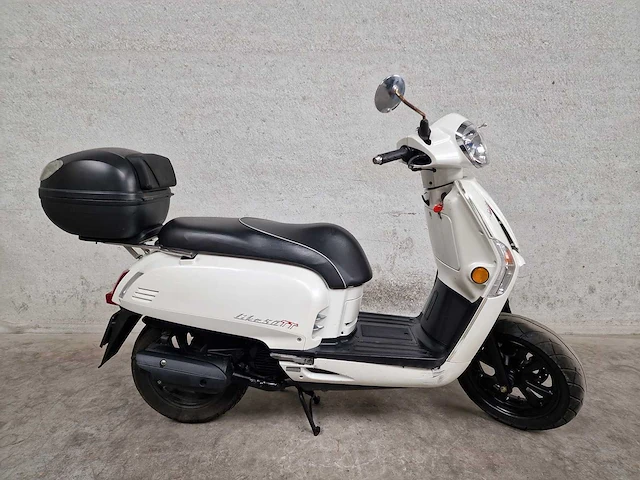 Kymco - bromscooter - like - 4t 45km uitvoering ddx12g - afbeelding 2 van  7