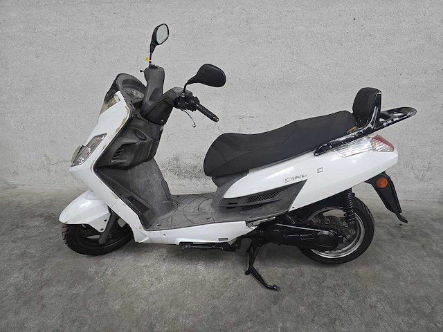 Kymco - bromscooter - new dink - 4t 45km uitvoering fv448b - afbeelding 1 van  7