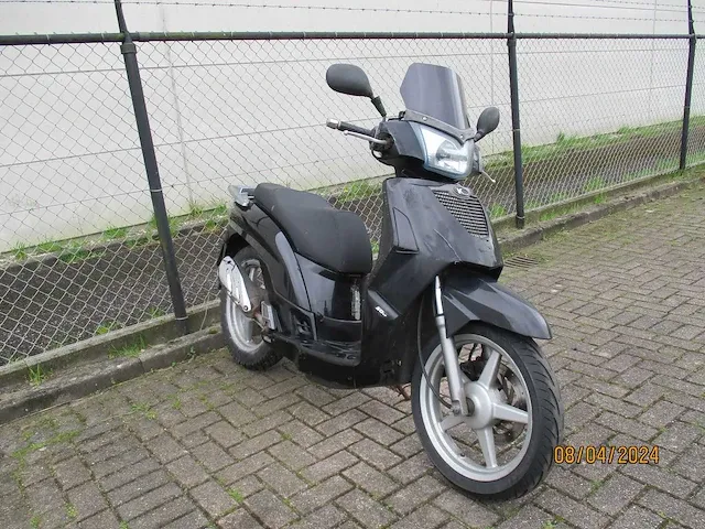 Kymco - bromscooter - people - scooter - afbeelding 7 van  11