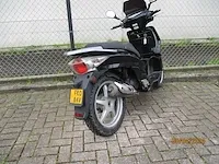 Kymco - bromscooter - people - scooter - afbeelding 9 van  11