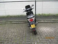 Kymco - bromscooter - people - scooter - afbeelding 10 van  11