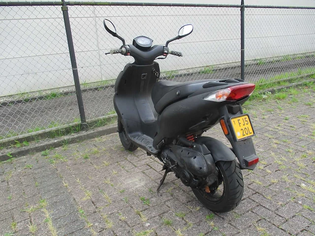 Kymco - bromscooter - super 9 air sport 70 cc 2 takt - scooter - afbeelding 2 van  11