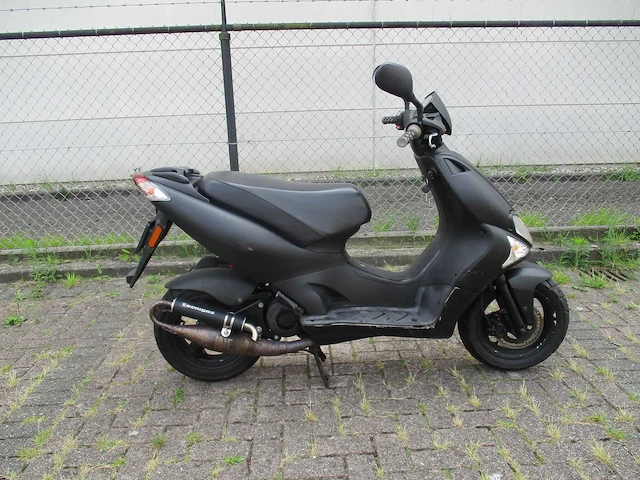 Kymco - bromscooter - super 9 air sport 70 cc 2 takt - scooter - afbeelding 8 van  11