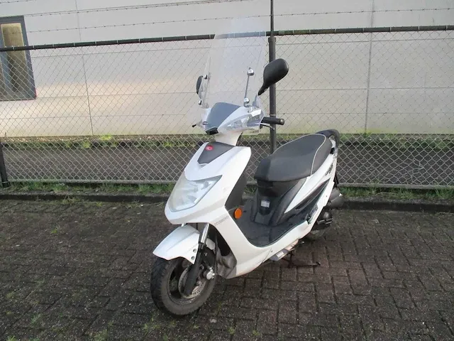 Kymco - bromscooter - vp 50 - scooter - afbeelding 2 van  9