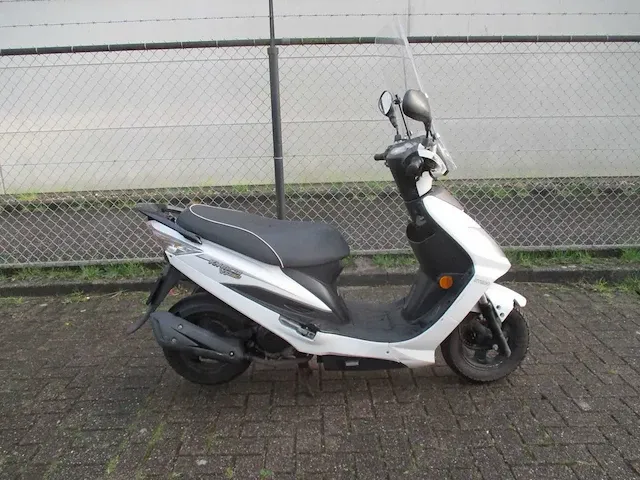 Kymco - bromscooter - vp 50 - scooter - afbeelding 5 van  9