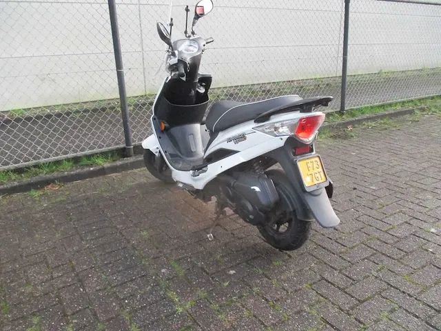 Kymco - bromscooter - vp 50 - scooter - afbeelding 8 van  9