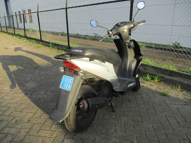 Kymco - snorscooter - agility fat - scooter - afbeelding 9 van  11