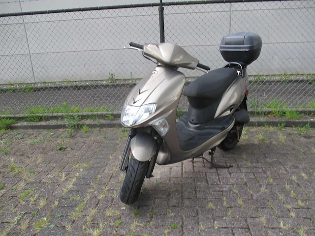 Kymco - snorscooter - vitality - scooter - afbeelding 3 van  10