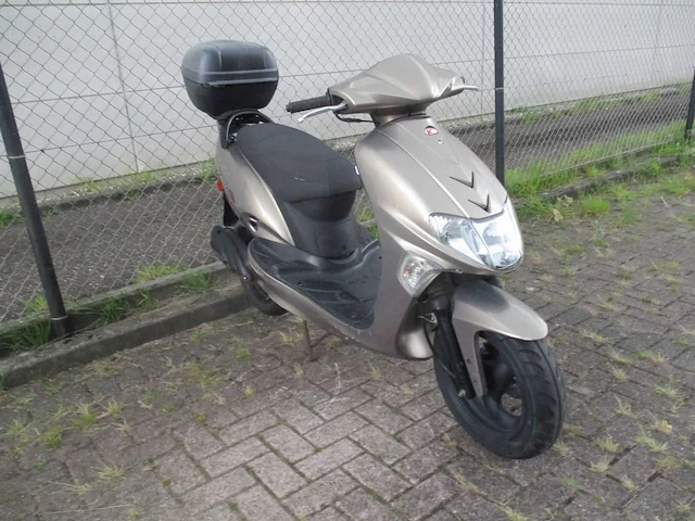 Kymco - snorscooter - vitality - scooter - afbeelding 5 van  10