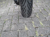 Kymco - snorscooter - vitality - scooter - afbeelding 9 van  10