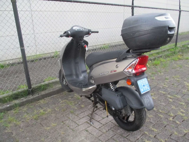 Kymco - snorscooter - vitality - scooter - afbeelding 10 van  10
