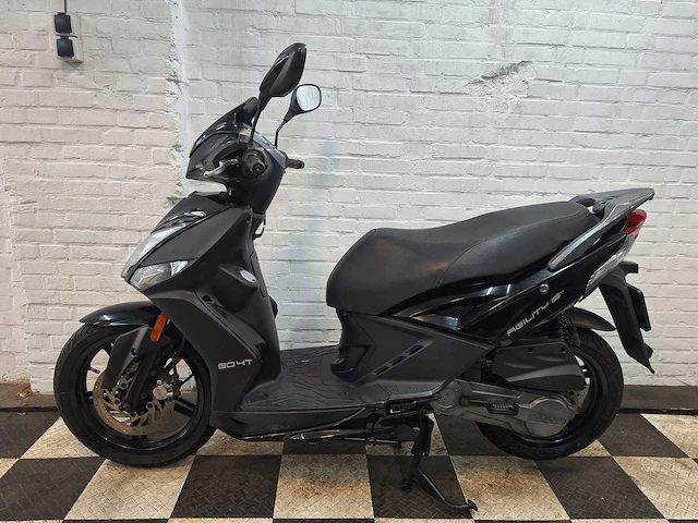 Kymco agility 16+ 45 km bromscooter 4takt - afbeelding 1 van  7