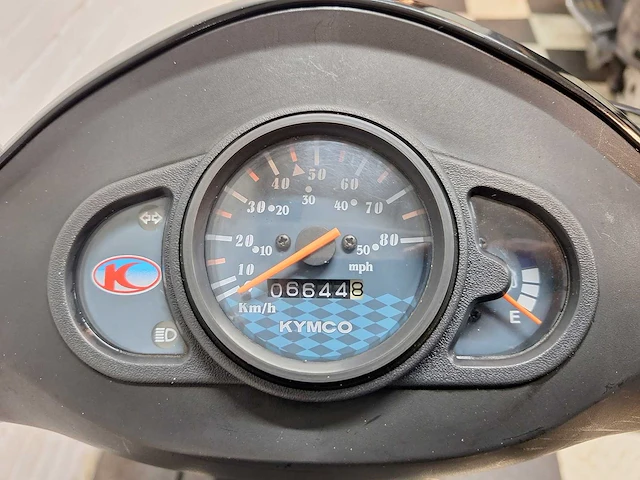 Kymco agility 45 km bromscooter 4takt - afbeelding 4 van  7