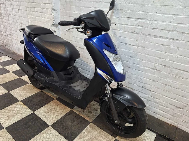 Kymco agility 45 km bromscooter 4takt - afbeelding 7 van  7