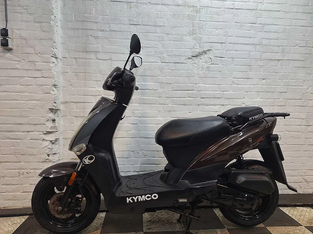 Kymco agility 45 km bromscooter 4takt - afbeelding 1 van  7