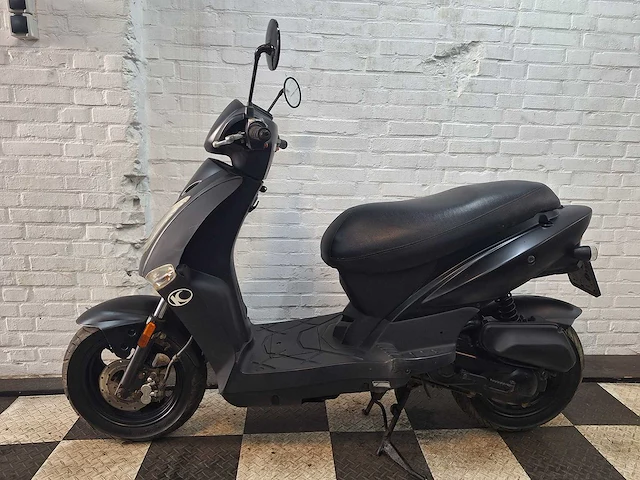 Kymco agility 45km bromscooter 4-takt - afbeelding 1 van  7