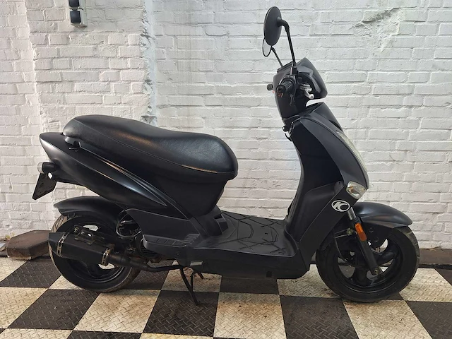 Kymco agility 45km bromscooter 4-takt - afbeelding 5 van  7