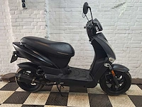 Kymco agility 45km bromscooter 4-takt - afbeelding 5 van  7