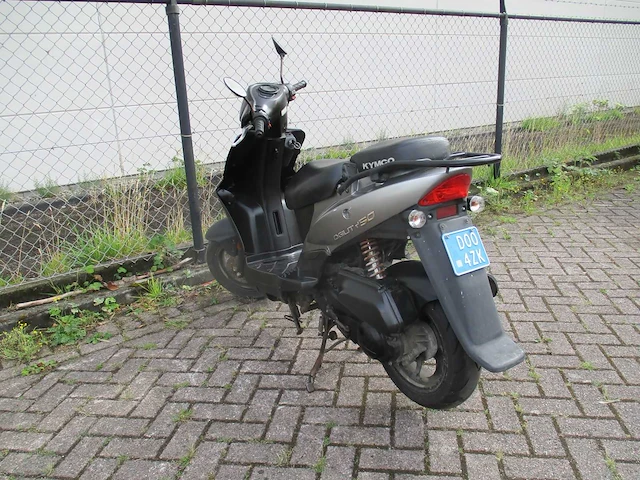 Kymco agility alleen bedoeld voor onderdelen - snorscooter - 12 inch - scooter - afbeelding 2 van  12