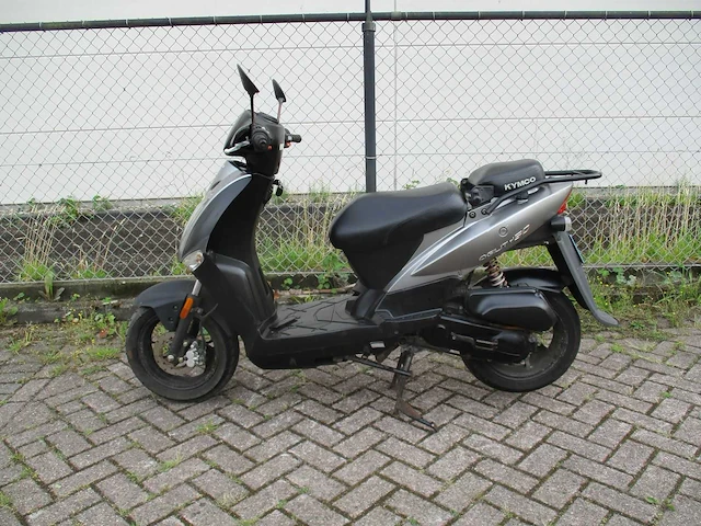 Kymco agility alleen bedoeld voor onderdelen - snorscooter - 12 inch - scooter - afbeelding 1 van  12