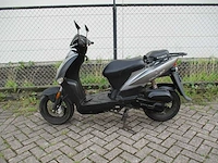 Kymco agility alleen bedoeld voor onderdelen - snorscooter - 12 inch - scooter - afbeelding 1 van  12