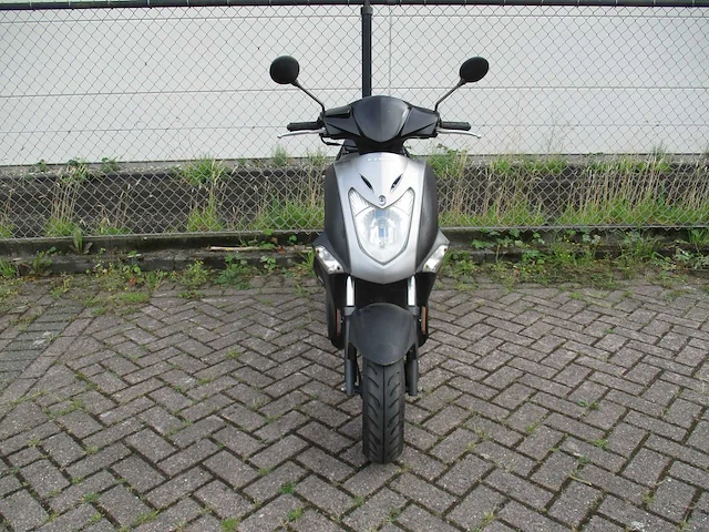 Kymco agility alleen bedoeld voor onderdelen - snorscooter - 12 inch - scooter - afbeelding 6 van  12