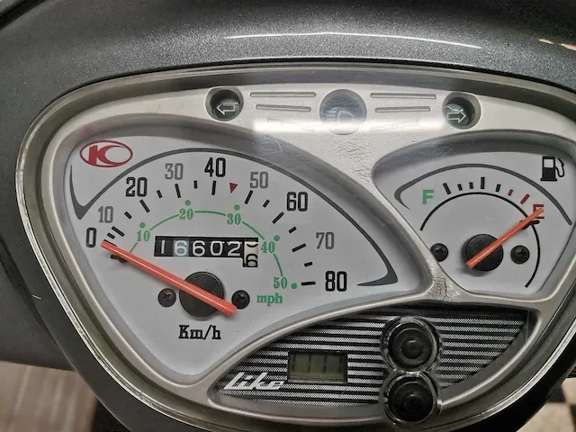 Kymco like 45 km bromscooter 4takt - afbeelding 4 van  7