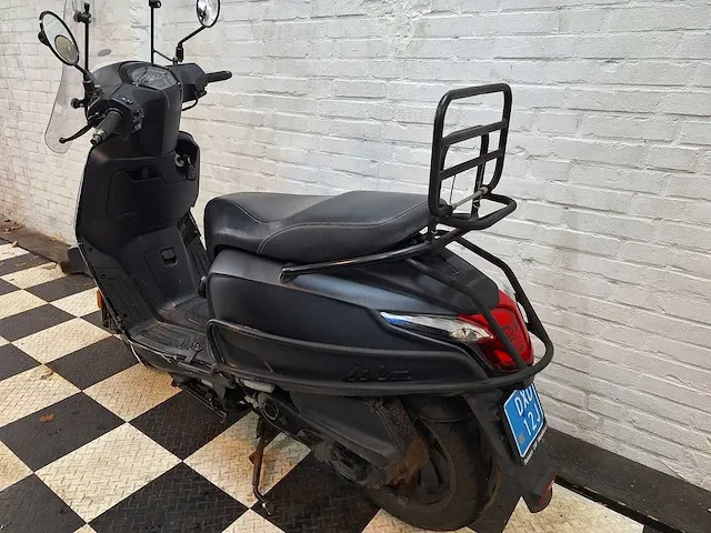Kymco new like 25 km snorscooter 4takt - afbeelding 3 van  7