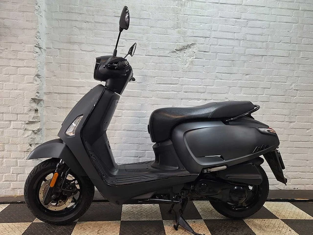 Kymco new like 45km bromscooter 4-takt - afbeelding 1 van  7