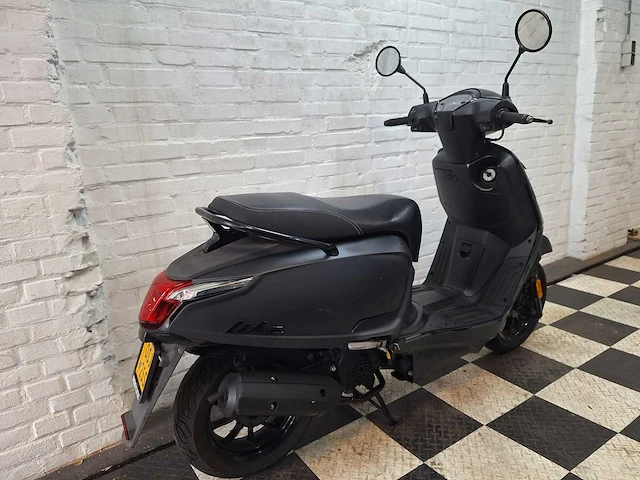 Kymco new like 45km bromscooter 4-takt - afbeelding 6 van  7