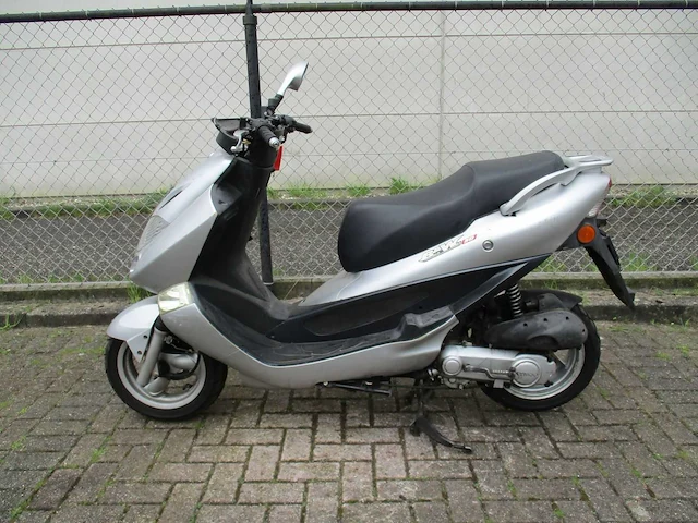 Kymco (scooter alleen bedoeld voor onderdelen) - bromscooter - b&win 50 2 tact liguid cooled - scooter - afbeelding 1 van  10