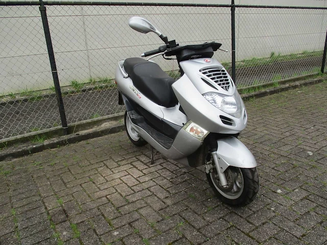 Kymco (scooter alleen bedoeld voor onderdelen) - bromscooter - b&win 50 2 tact liguid cooled - scooter - afbeelding 5 van  10