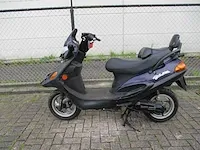 Kymco (scooter bedoeld voor onderdelen!) - bromscooter - dink 50 2 tact - scooter - afbeelding 1 van  9