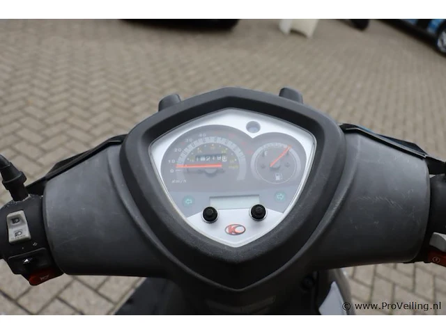 Kymco scooter type agility city 50 | kenteken fv137b - afbeelding 9 van  10