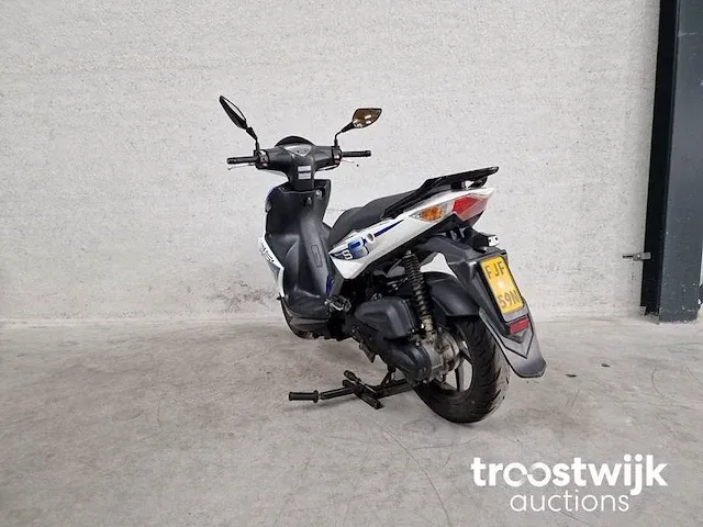 Kymco super 8 bromscooter - afbeelding 5 van  6