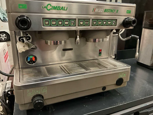 La cimbali m30 bistro 2 2-groeps espressomachine - afbeelding 2 van  4