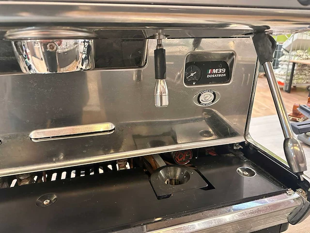 La cimbali m39 dosatron te dt/3 va koffie- espressomachine - afbeelding 14 van  15