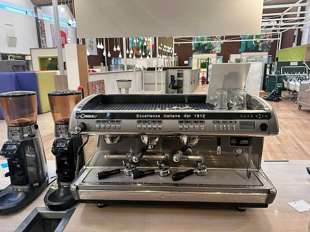 La cimbali m39 dosatron te dt/3 va koffie- espressomachine - afbeelding 15 van  15