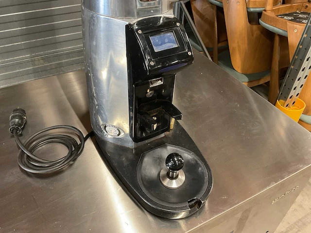 La cimbali magnum on demand touch koffiemolen - afbeelding 2 van  2