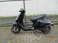 La souris - bromscooter - fly - scooter
