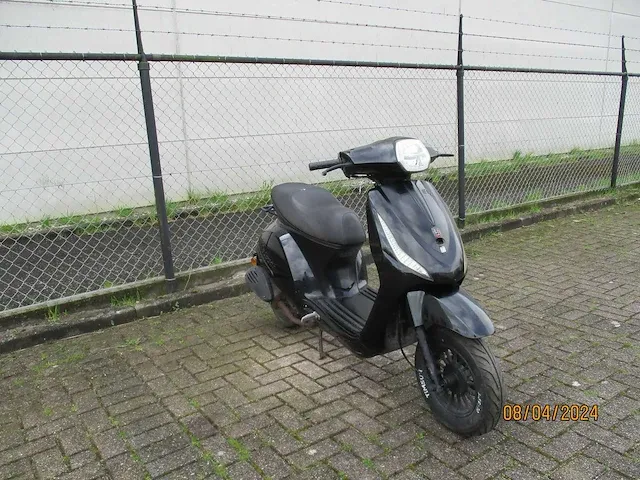 La souris - bromscooter - fly - scooter - afbeelding 4 van  9