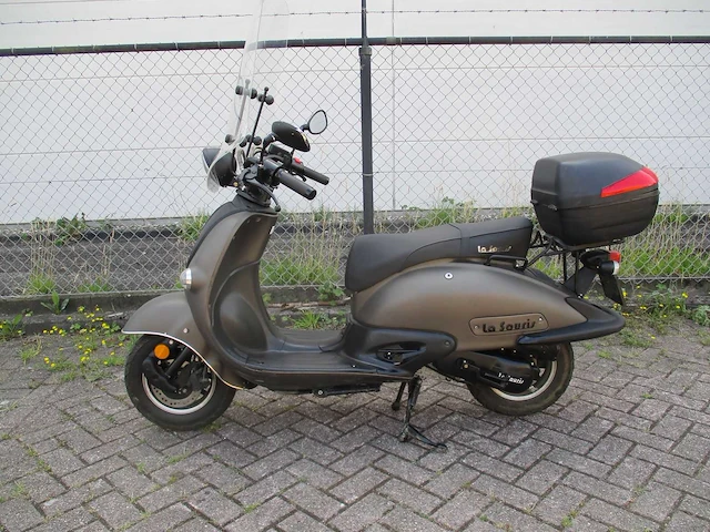 La souris - bromscooter - futuro retro injectie - scooter - afbeelding 1 van  10