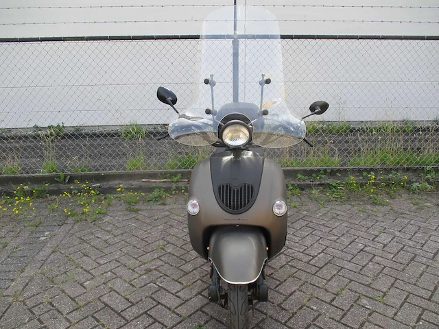 La souris - bromscooter - futuro retro injectie - scooter - afbeelding 4 van  10