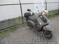 La souris - bromscooter - futuro retro injectie - scooter - afbeelding 6 van  10