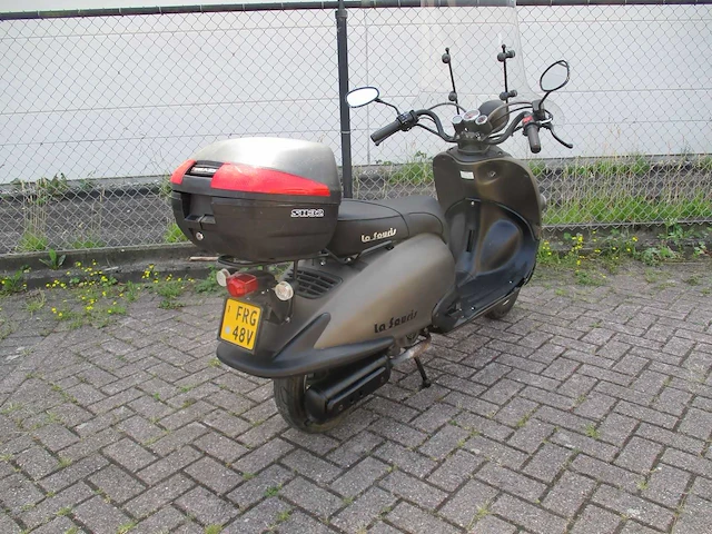 La souris - bromscooter - futuro retro injectie - scooter - afbeelding 8 van  10